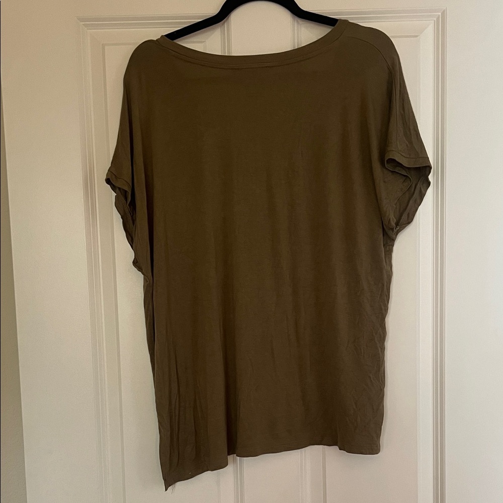 Forever 21 V-Neck Short Sleeve Tee - Picture 5 of 5